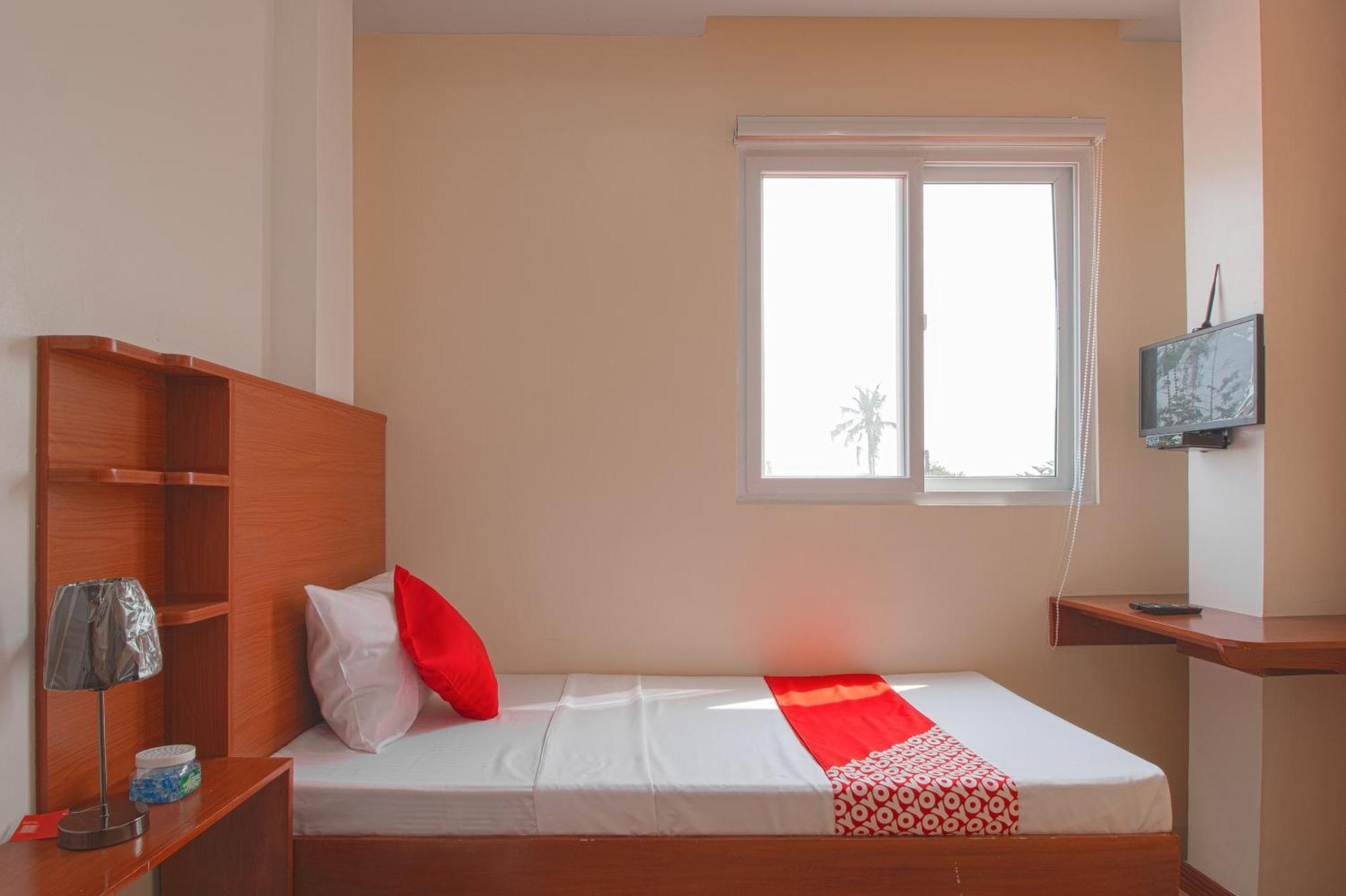 Oyo 685 K Fortune Apartelle Мактан Экстерьер фото