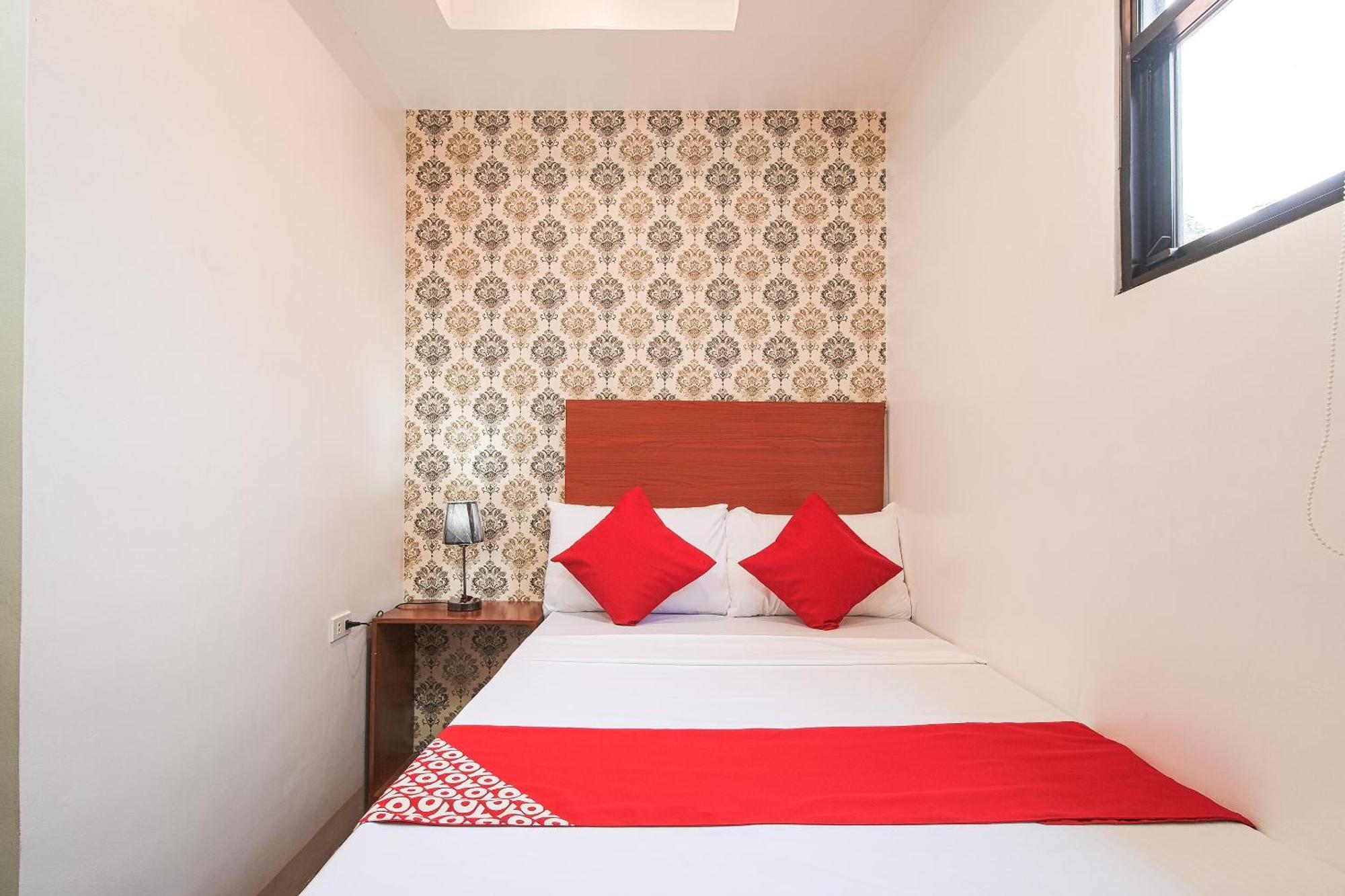 Oyo 685 K Fortune Apartelle Мактан Экстерьер фото